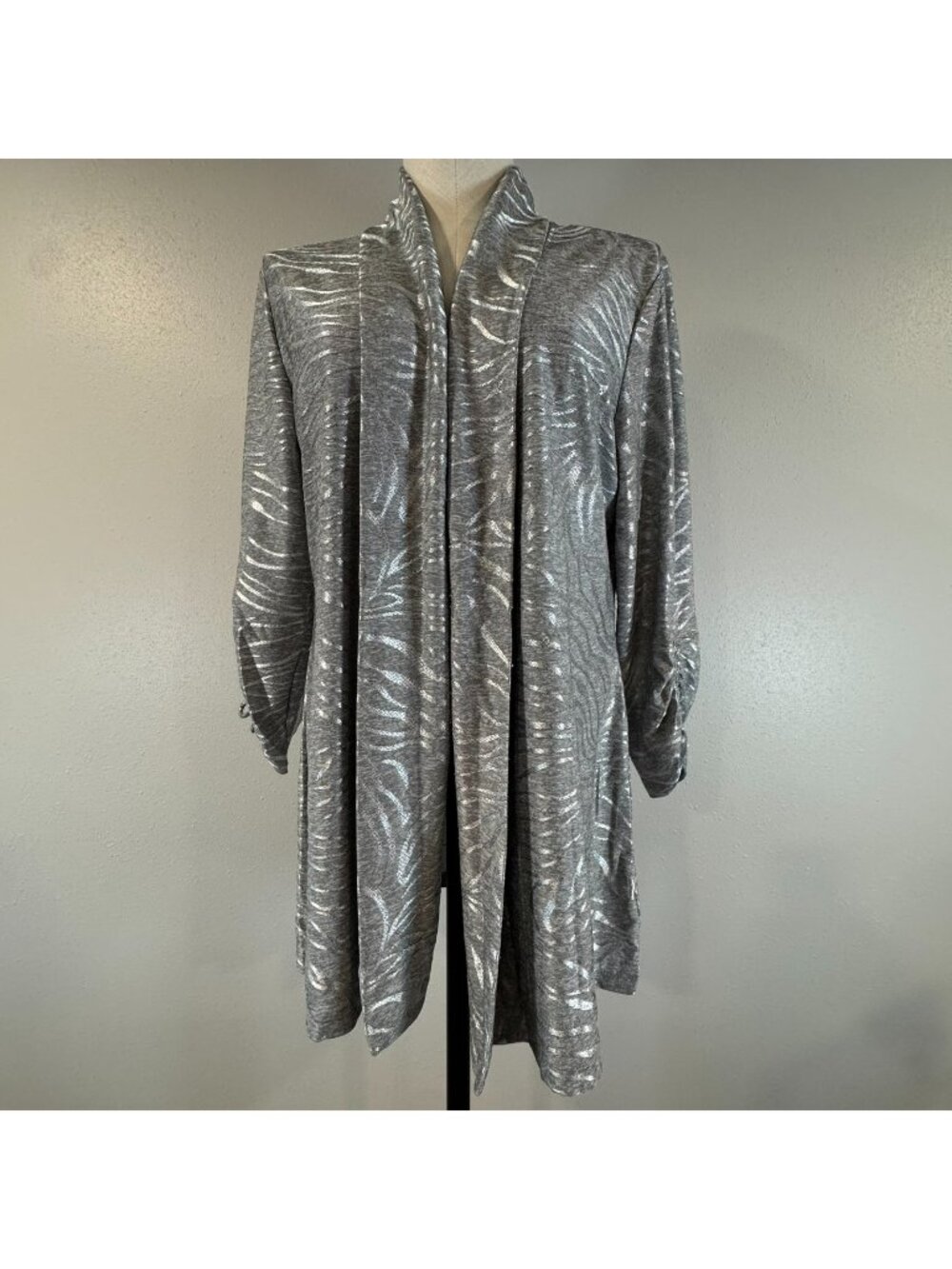 JM Collection Open Front Duster Jacket Womens Sz M Gray Metallic Animal Print